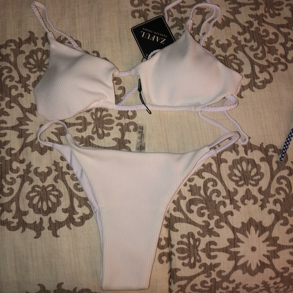 NWT Zaful keyhole bikini
